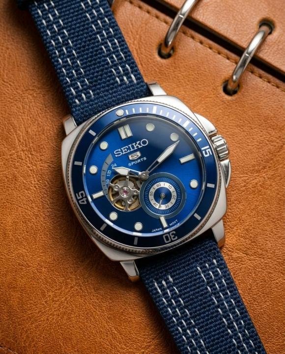 SEIKO 5 SPROTS AUTOMATIC
