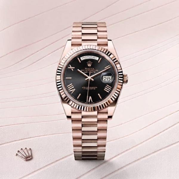 ROLEX PREMIUM DAY DATE QURTAZ MACHIN