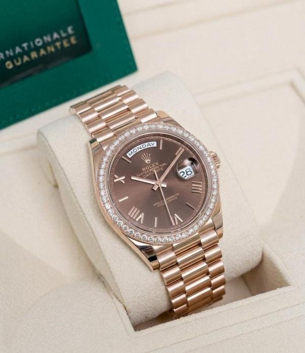 ROLEX PREMIUM DAY DATE QURTAZ MACHIN